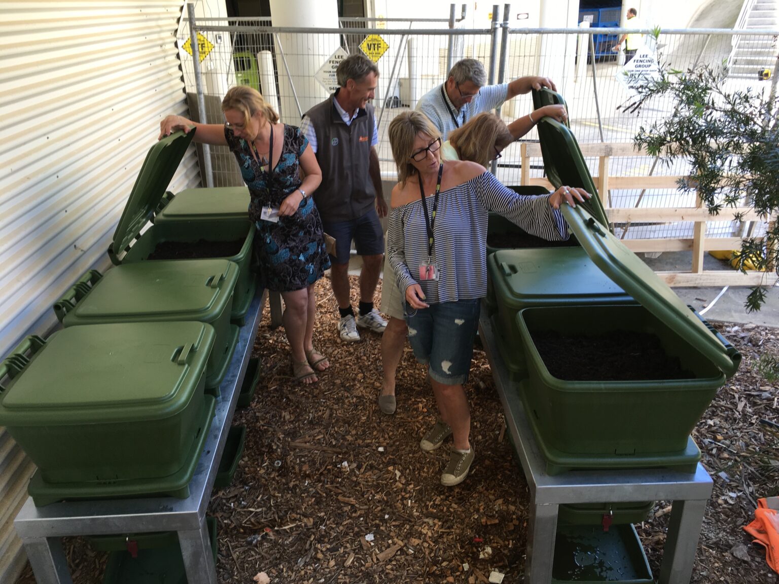 Commercial scale multibin worm farm systems Wormlovers worm farms