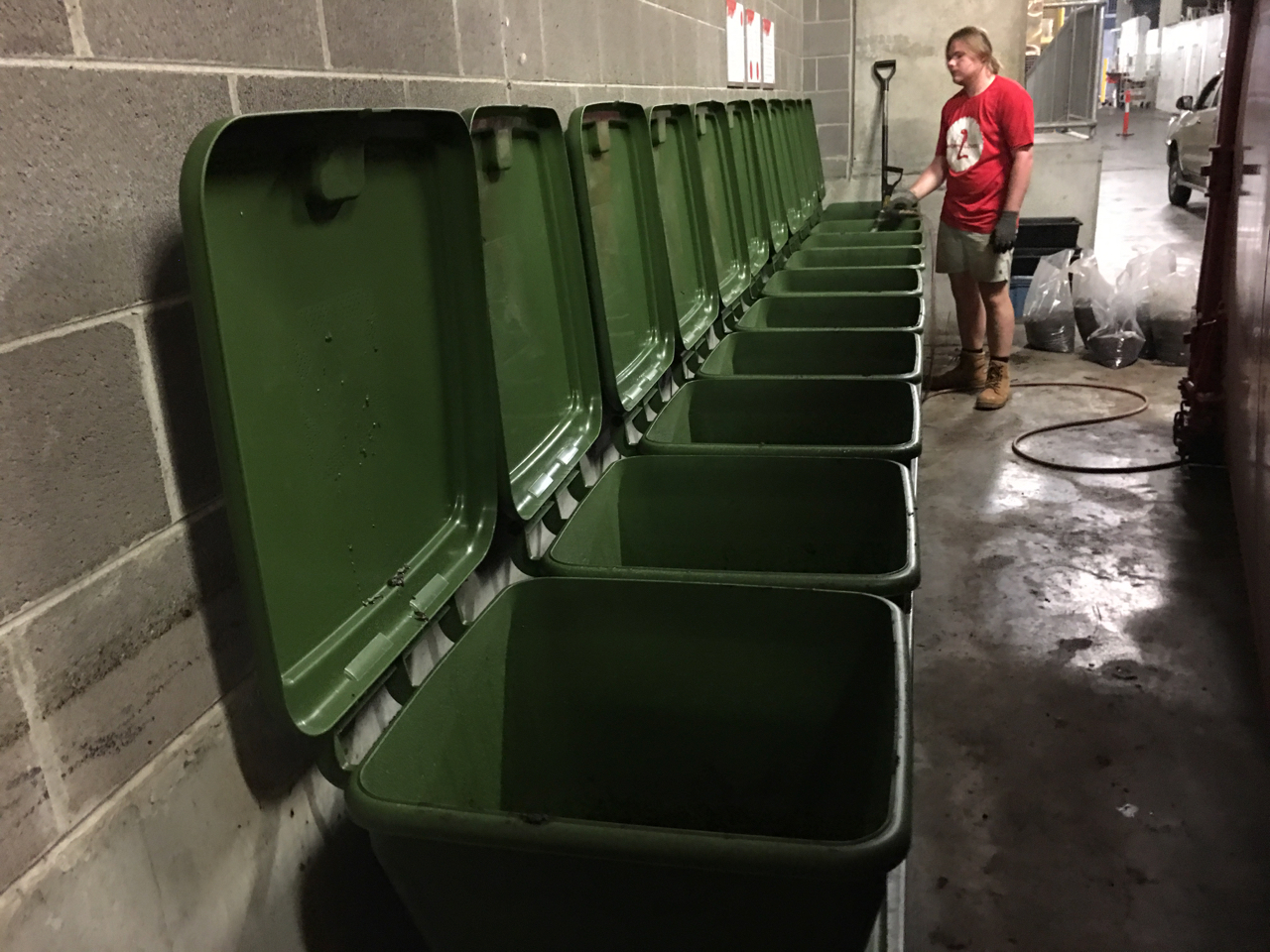 Commercial scale multibin worm farm systems Wormlovers worm farms